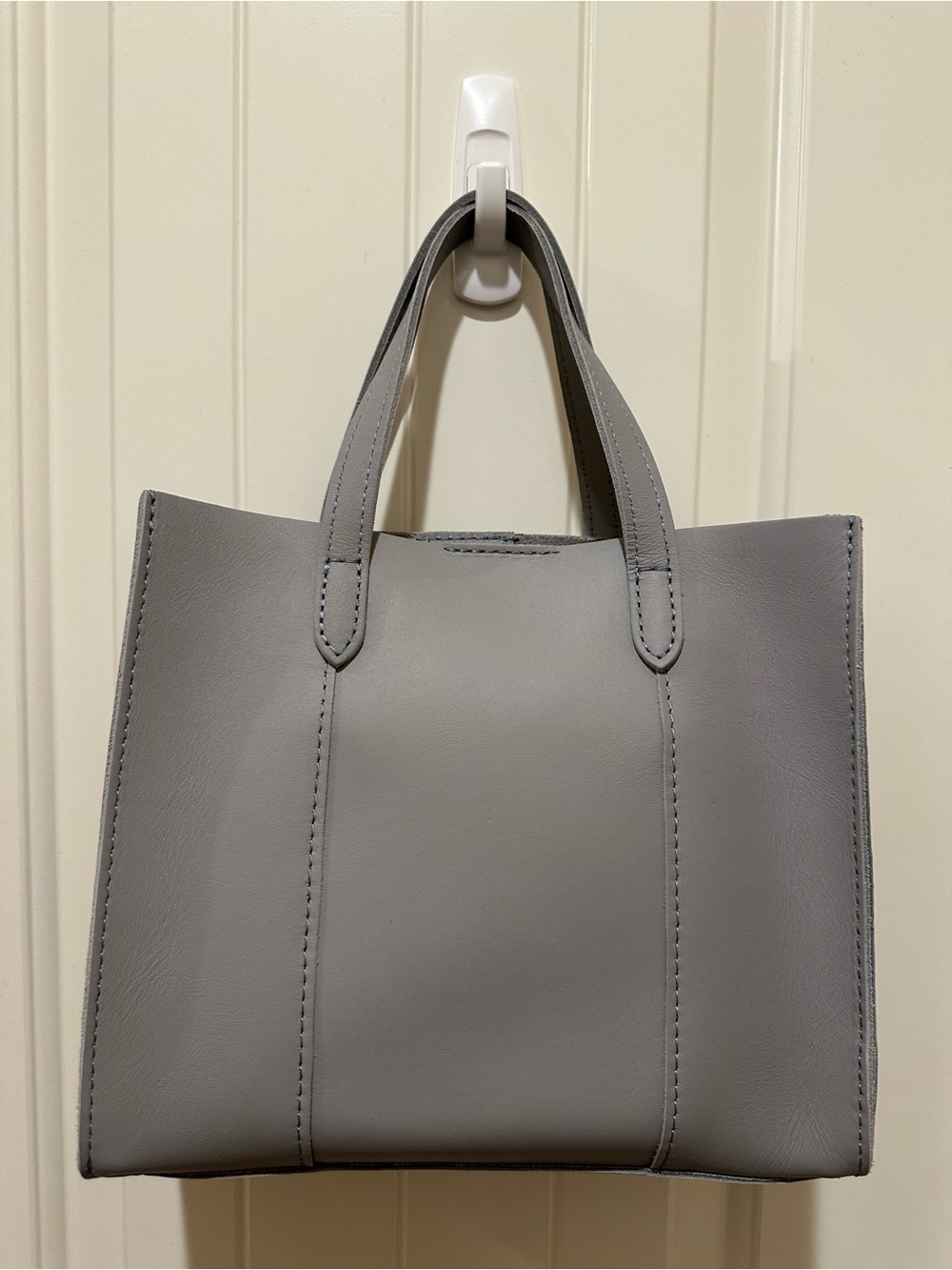 BNNU Portland Leather Lola Classic Crossbody in Formal Gray - Picture 2 of 4